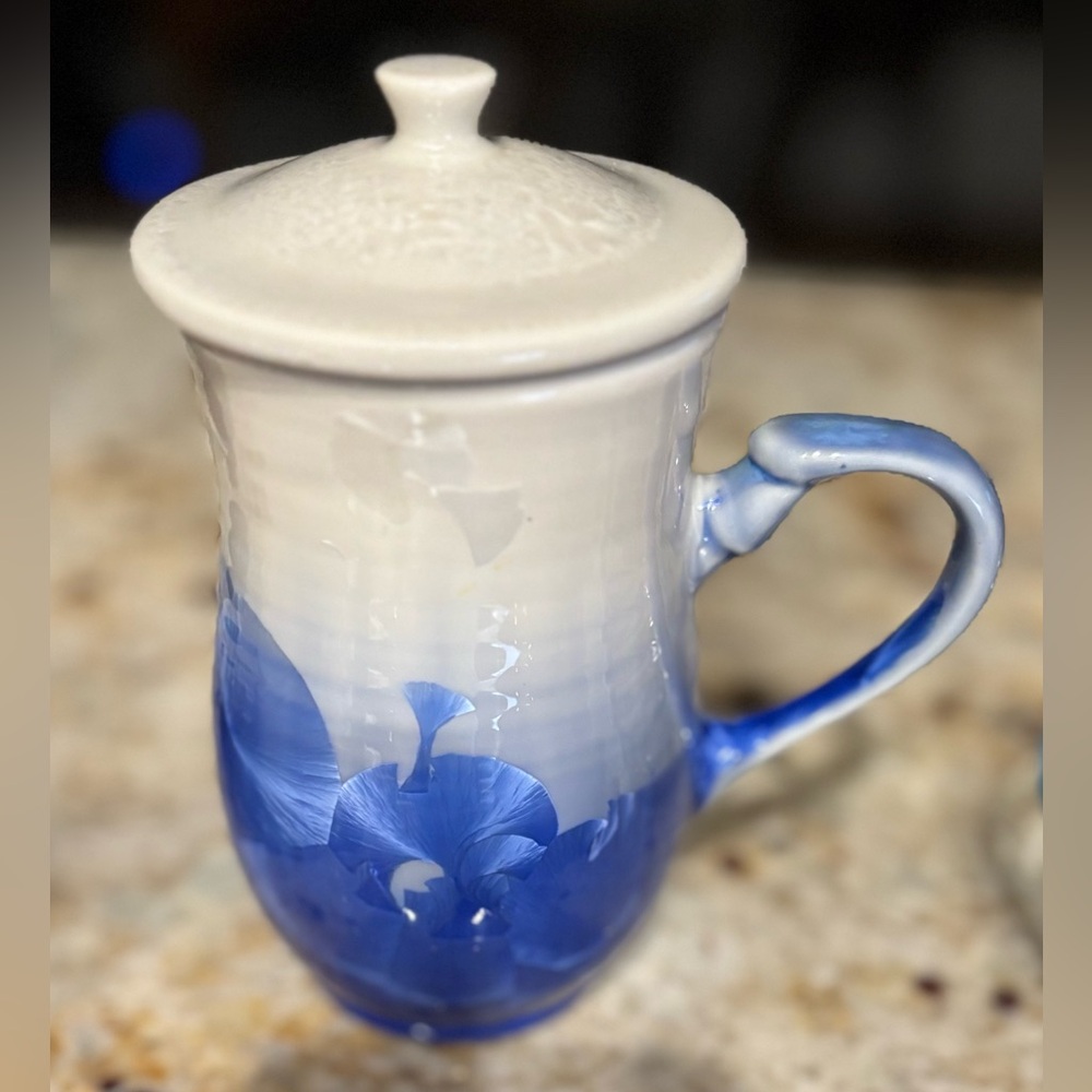 Rare - LUXCRAS - Blue & White Tea/ Coffee Cup/Mug with Lid. Made in Japan
